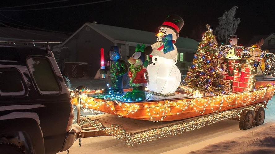 holiday light boat parade