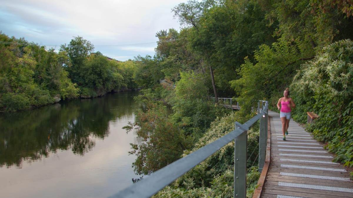Magog river gorge walkway