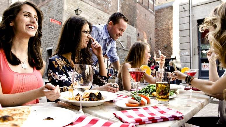 montreal patio dining